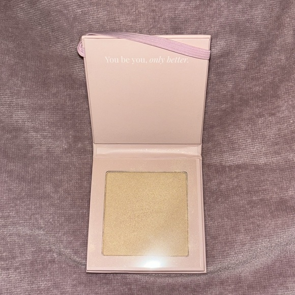 MOTD Cosmetics— Highlighting Powder “LUCID MOON” - Picture 3 of 4